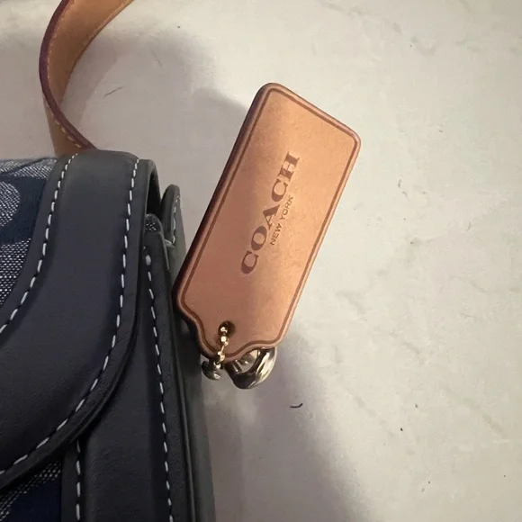 Coach cross body bag - Picture 4 of 4